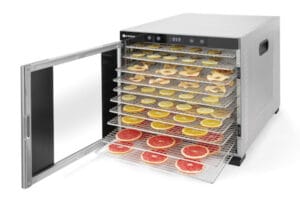Сушарка для продуктів Hendi Profi Line 10 полиць на кухні фонду «Червона Калина Харків», необхідна для заготівлі продуктів для переселенців.