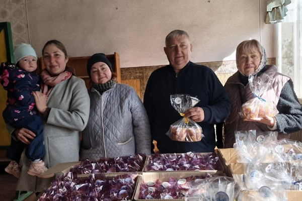 the foundation’s team drove to the village of Khvorostove in the Kharkiv region.
